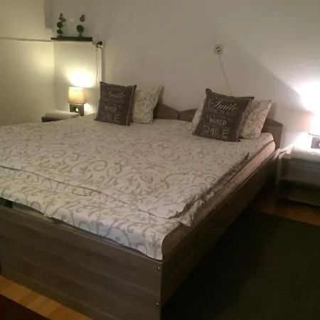 Casa Julius Гостьовий будинок